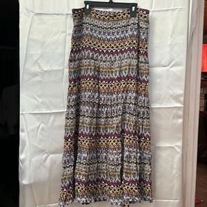 Strawberry Long flowy skirt size XL